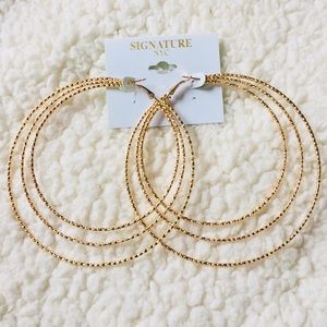 SIGNATURE STATEMENT HOOPS EARRINGS